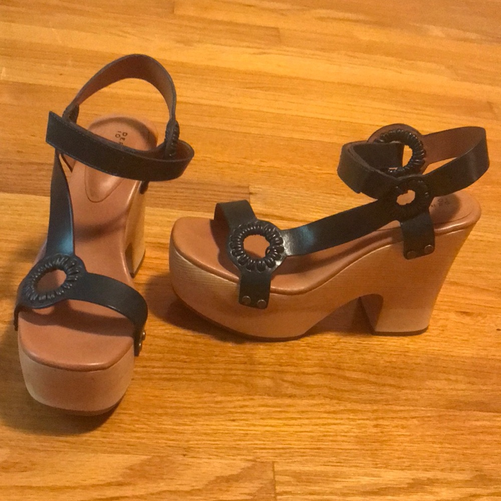 Derek Lam 10 Crosby platforms. Size 7/7.5. Dark green.